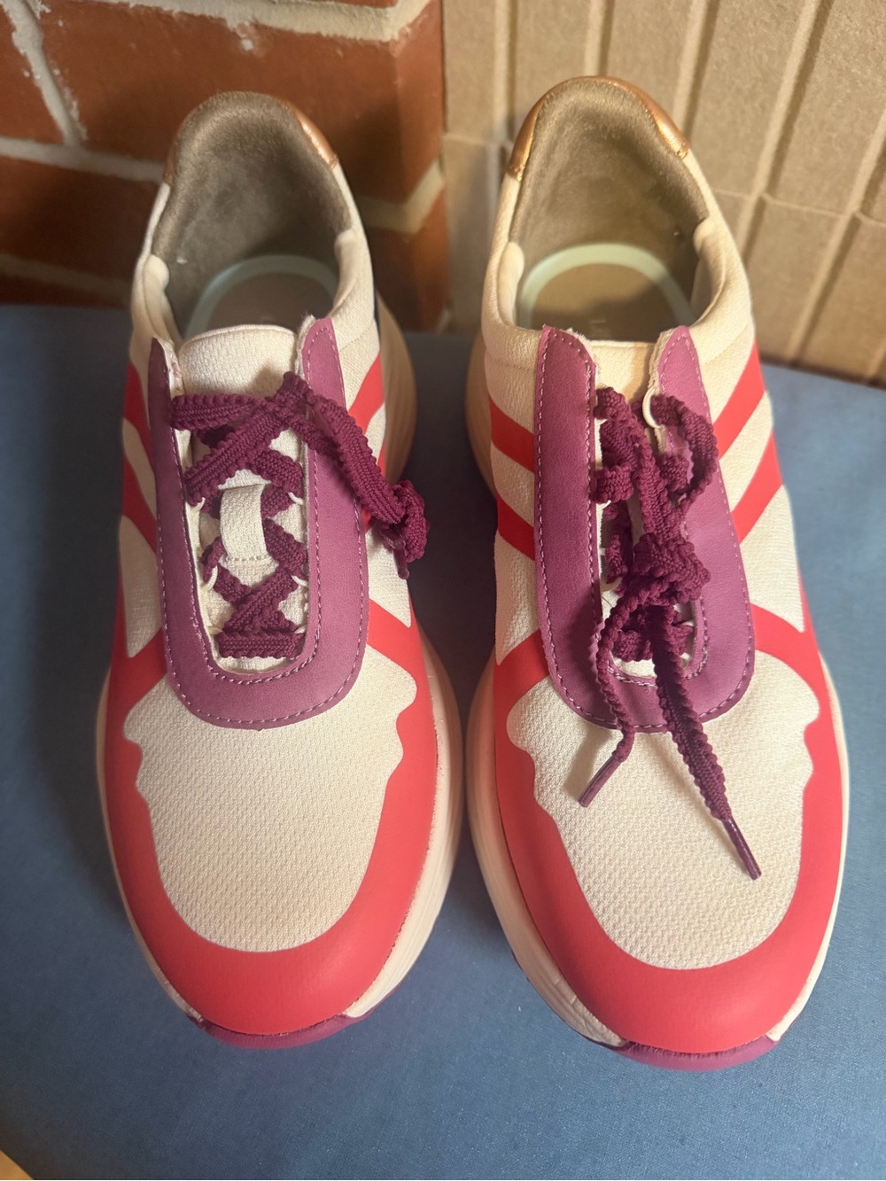 Life Stride Bzees- Ladies Sneakers